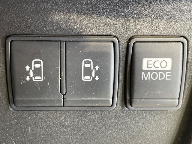 NISSAN SERENA  S-HYBRID 2013