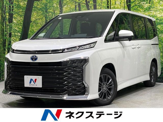 TOYOTA VOXY HYBRID 2025