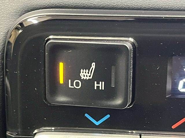 TOYOTA VOXY HYBRID 2023