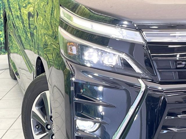 TOYOTA VOXY 2020