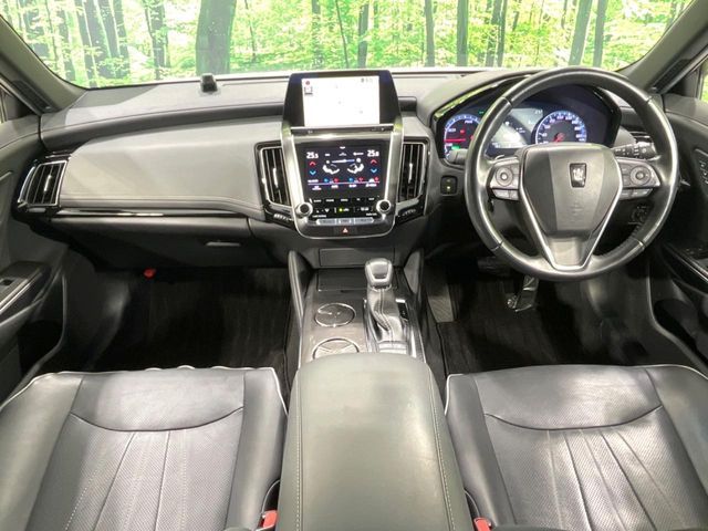 TOYOTA CROWN sedan hybrid 2019