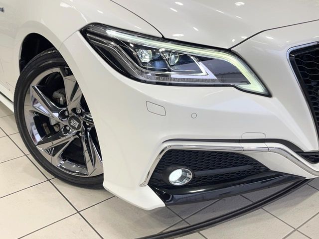 TOYOTA CROWN sedan hybrid 2019