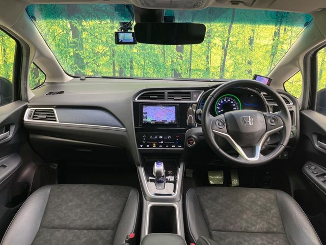 HONDA SHUTTLE HYBRID 2016