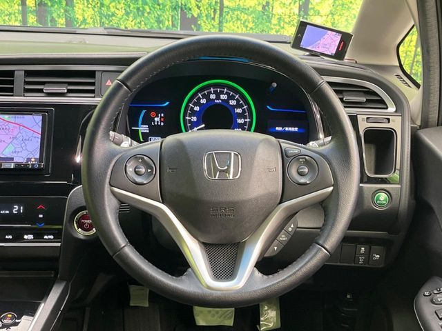 HONDA SHUTTLE HYBRID 2016