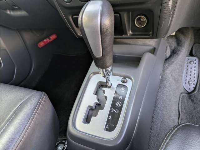 SUZUKI JIMNY 4WD 2012