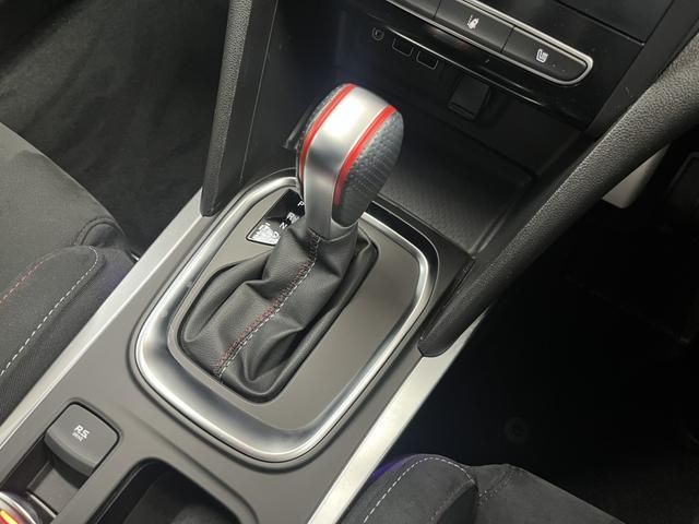 RENAULT RENAULT MEGANE hatchback 2022