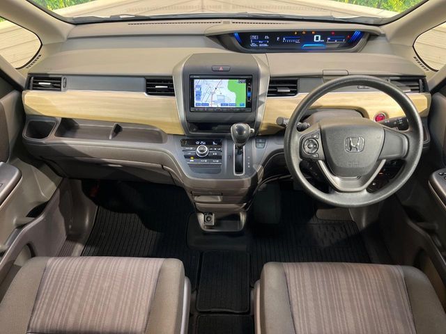 HONDA FREED 2016