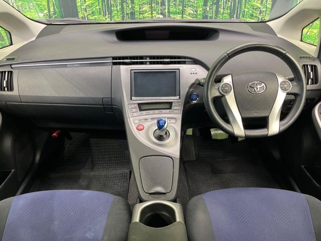 TOYOTA PRIUS 2015
