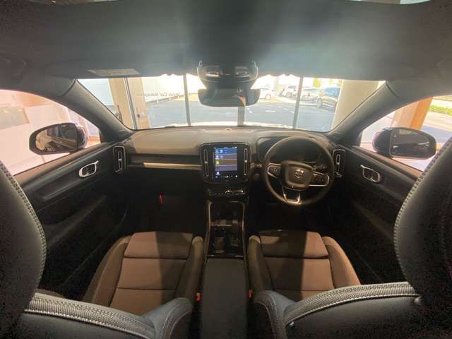 VOLVO VOLVO XC40 2023