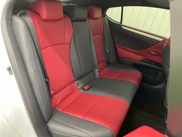 TOYOTA LEXUS ES300h 2021