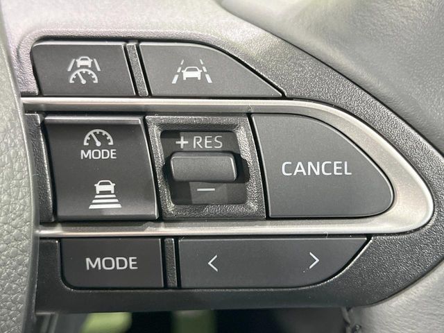 TOYOTA VOXY HYBRID 2025