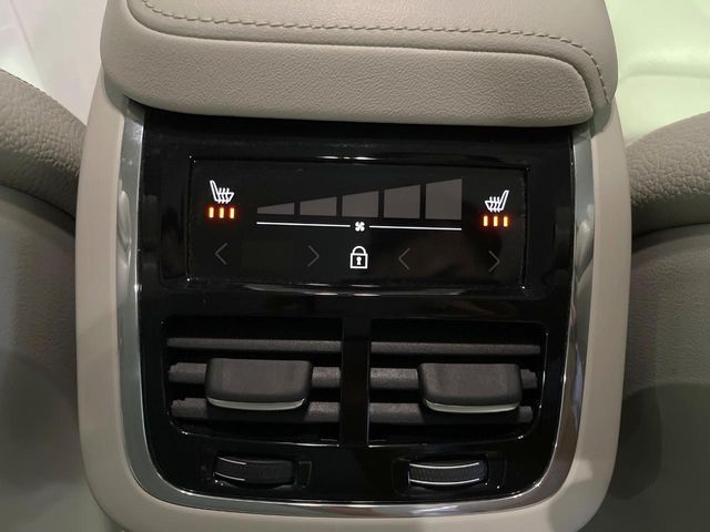 VOLVO VOLVO XC60 2023