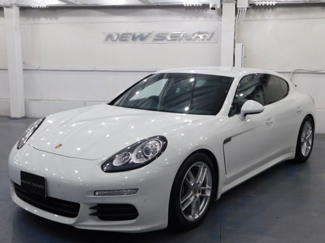 PORSCHE PORSCHE PANAMERA 2015
