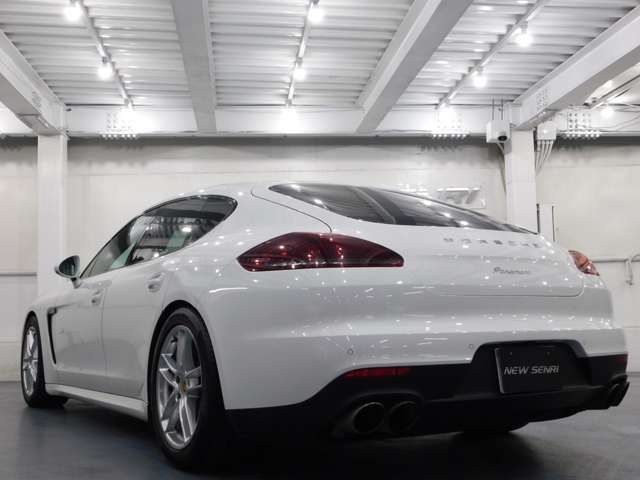 PORSCHE PORSCHE PANAMERA 2015