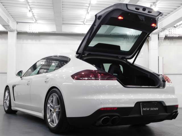 PORSCHE PORSCHE PANAMERA 2015