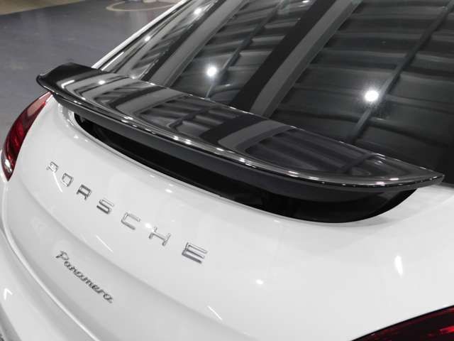 PORSCHE PORSCHE PANAMERA 2015