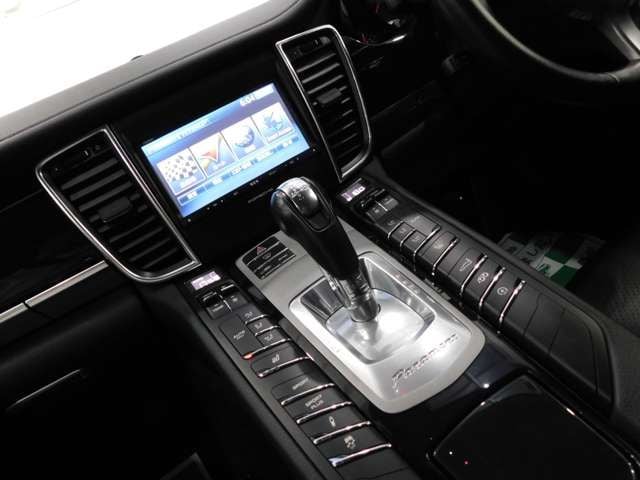 PORSCHE PORSCHE PANAMERA 2015