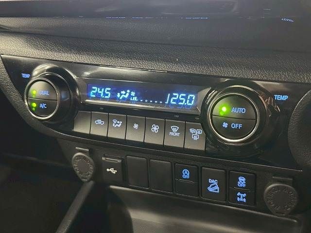 TOYOTA HILUX 4WD 2023