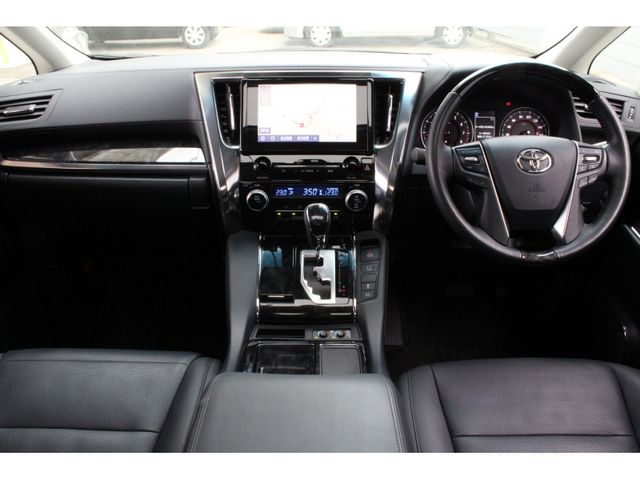 TOYOTA VELLFIRE 2020