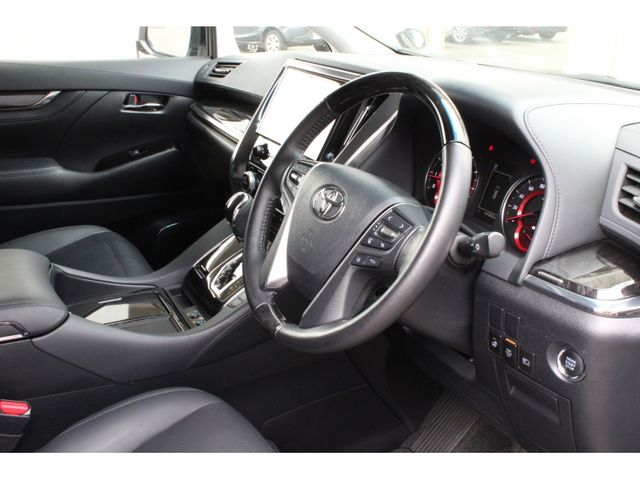 TOYOTA VELLFIRE 2020