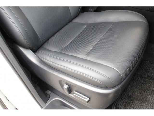 TOYOTA VELLFIRE 2020