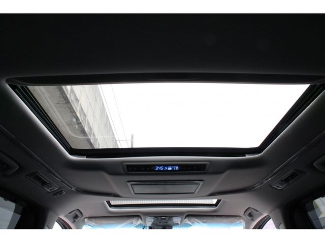 TOYOTA VELLFIRE 2020