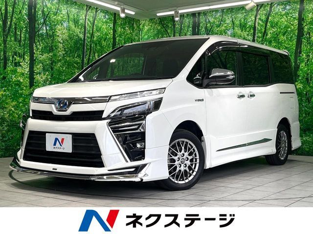 TOYOTA VOXY HYBRID 2018
