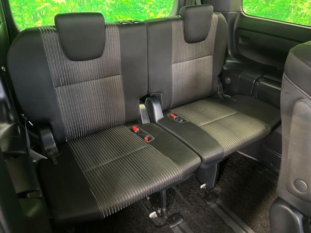 TOYOTA VOXY HYBRID 2018