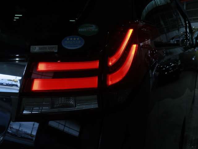 TOYOTA ALPHARD 4WD 2015