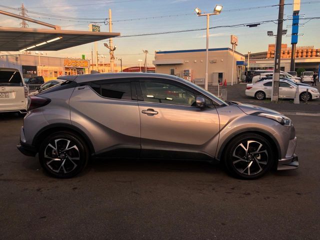 TOYOTA C-HR 2017