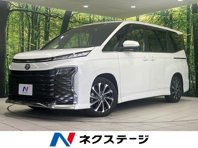 TOYOTA VOXY 2022