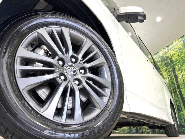 TOYOTA VOXY HYBRID 2025