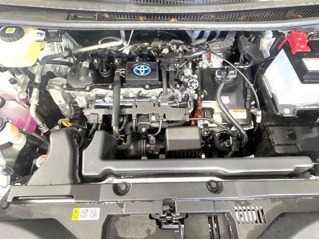 TOYOTA VOXY HYBRID 2025