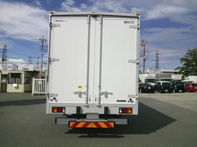 MITSUBISHI FUSOU FIGHTER 2025