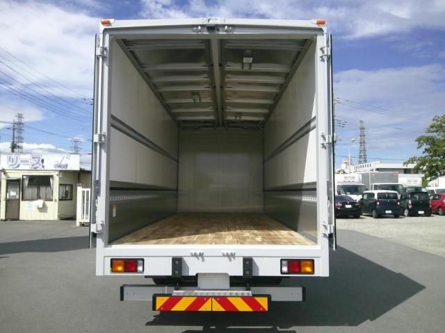 MITSUBISHI FUSOU FIGHTER 2025