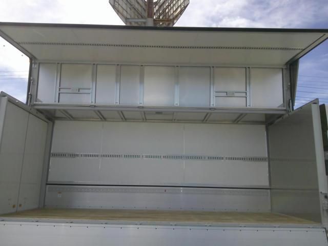 MITSUBISHI FUSOU FIGHTER 2025