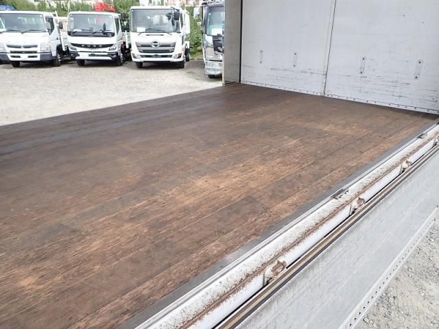 MITSUBISHI FUSOU FIGHTER 2015