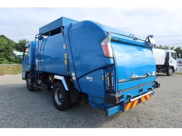 MITSUBISHI CANTER 2020