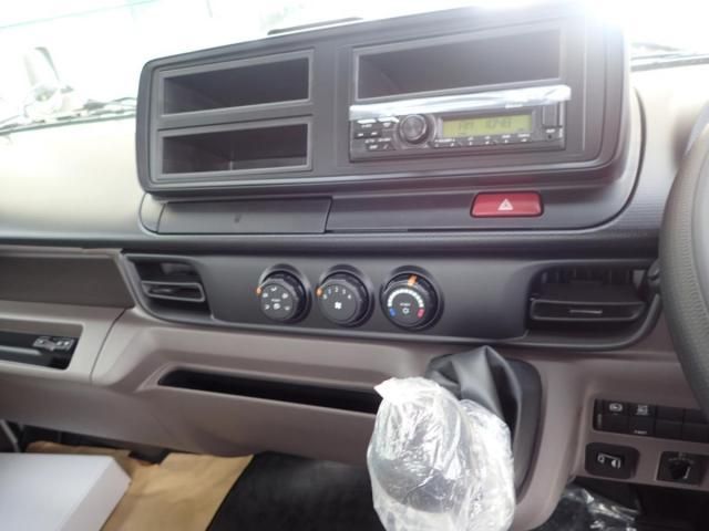 MITSUBISHI CANTER 2024