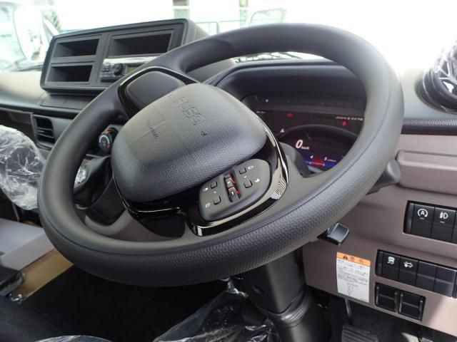 MITSUBISHI CANTER 2024