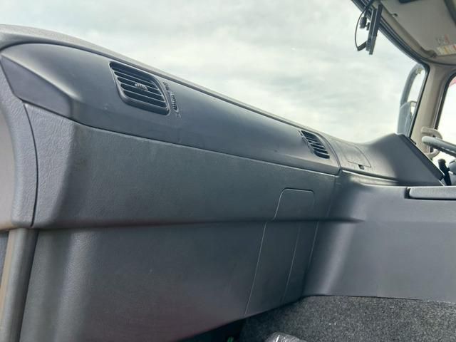 MITSUBISHI FUSOU SUPER GREAT 2014