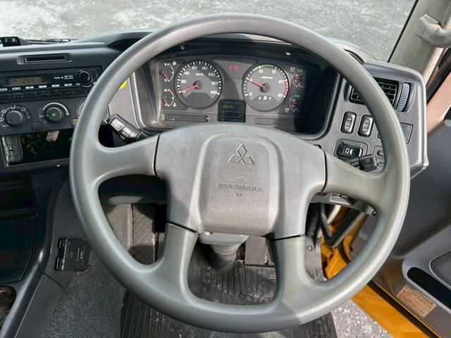 MITSUBISHI FUSOU SUPER GREAT 2014