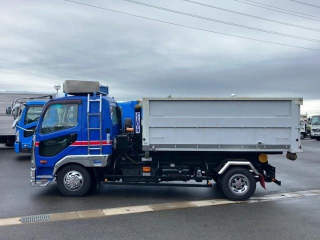 MITSUBISHI FUSOU FIGHTER 2014