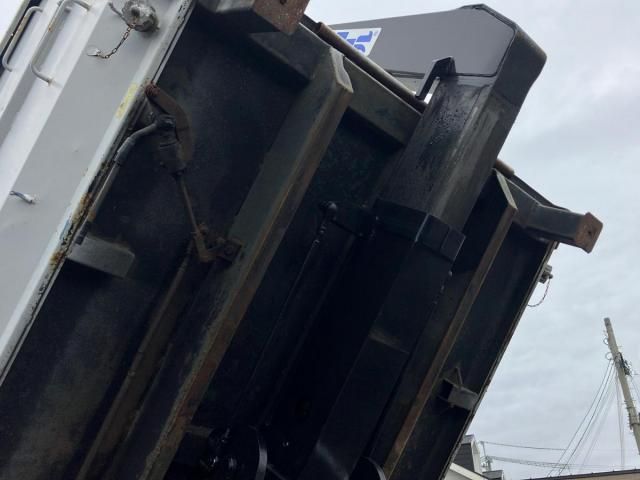 MITSUBISHI FUSOU FIGHTER 2014