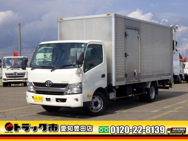 TOYOTA DYNA 2019