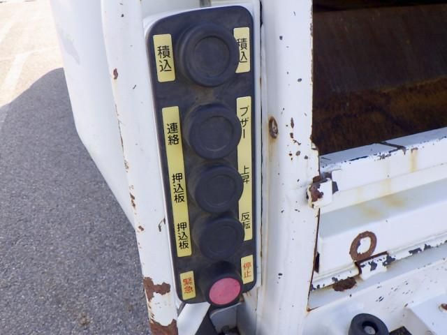 MITSUBISHI CANTER 2018