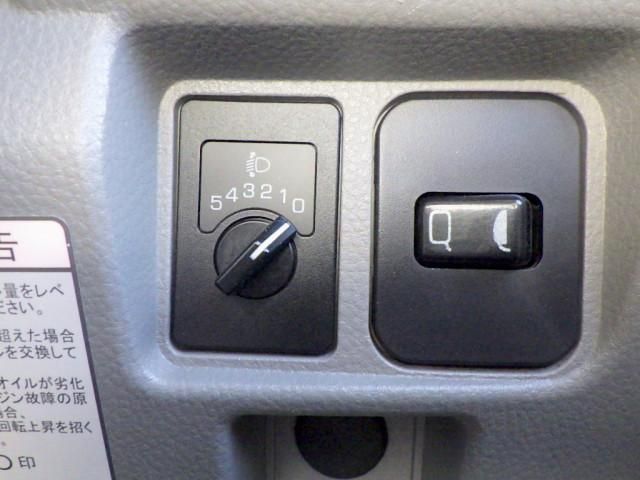 MITSUBISHI CANTER 2018