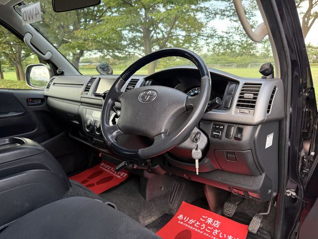 TOYOTA HIACE van 4WD 2013