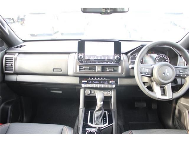 MITSUBISHI TRITON 2025