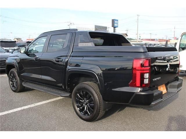 MITSUBISHI TRITON 2025